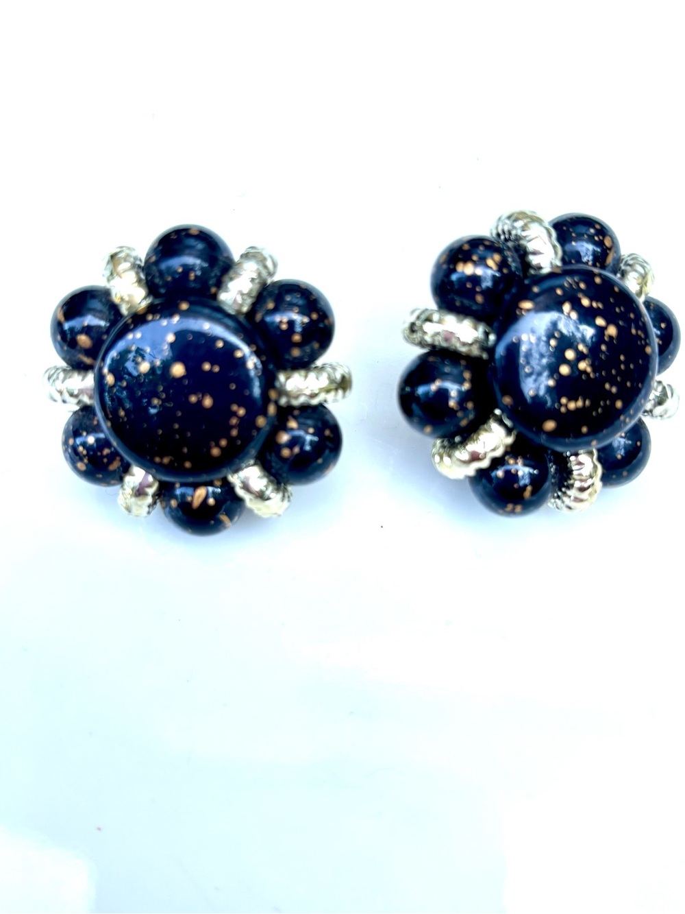 Vintage New Gold Fleck Black Flower Cluster Clip-on Earrings